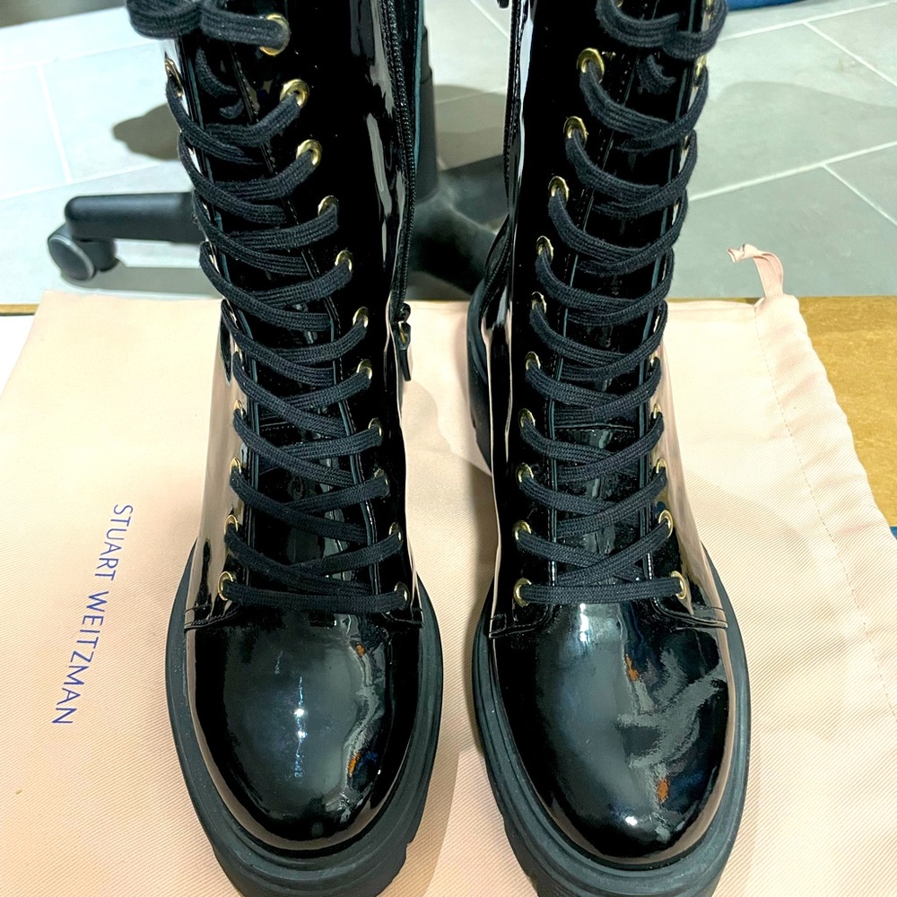 Stuart Weizmann SOHO Bootie, women size 6